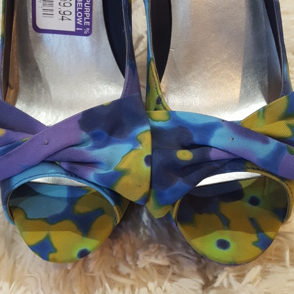 Jessica Simpson heels - Picture 7 of 8